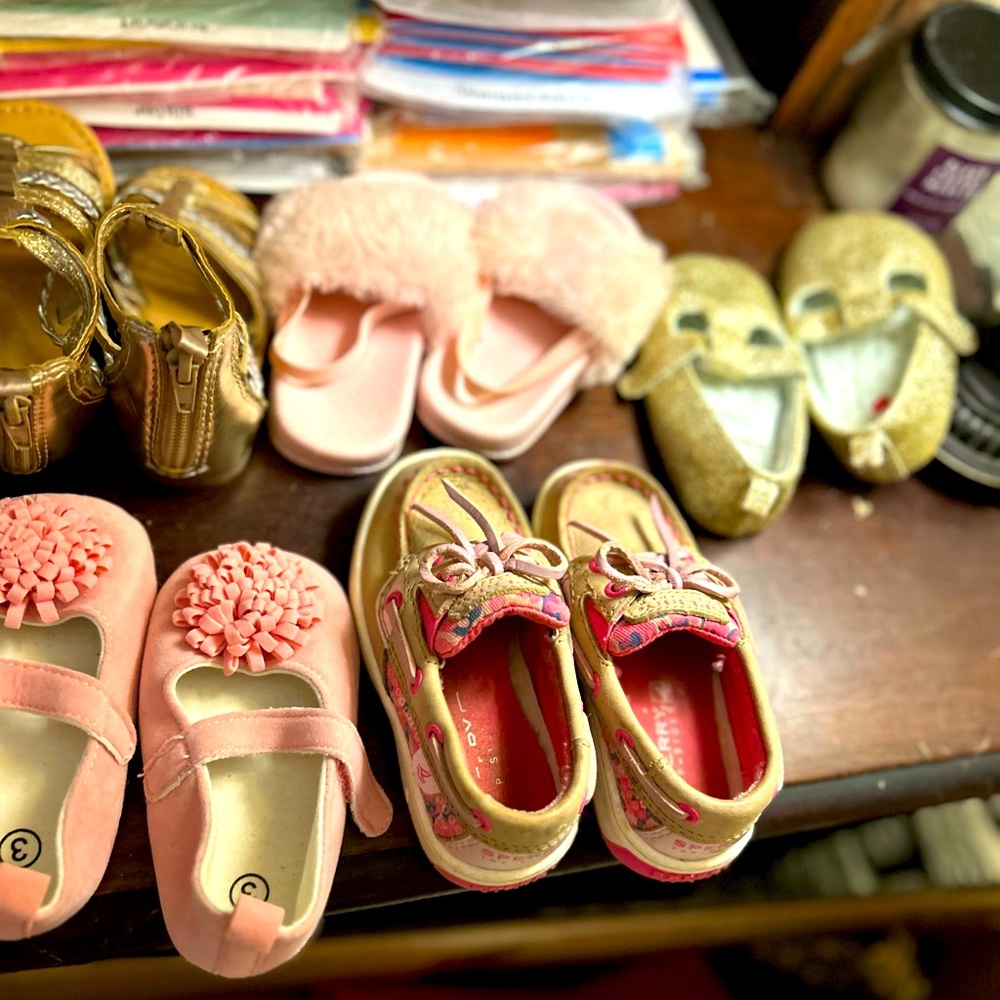 Lot of 5 pair shoes, all worn little to none!